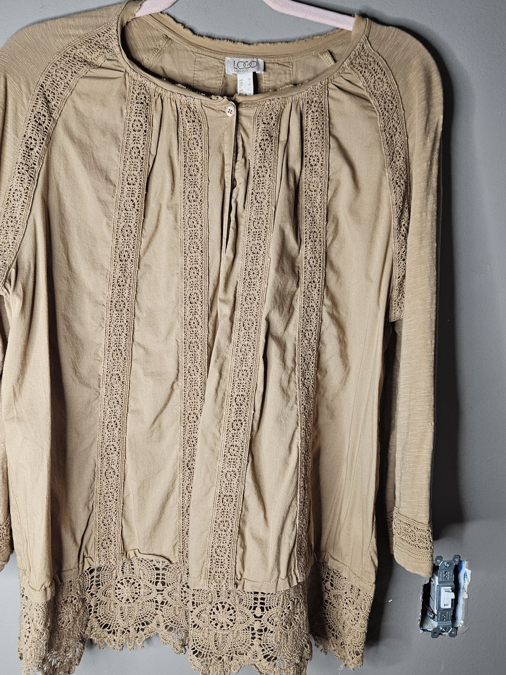 Logo Beige Crochet-Trim Long Sleeve Tunic Size M Ptp 23" Length 26"